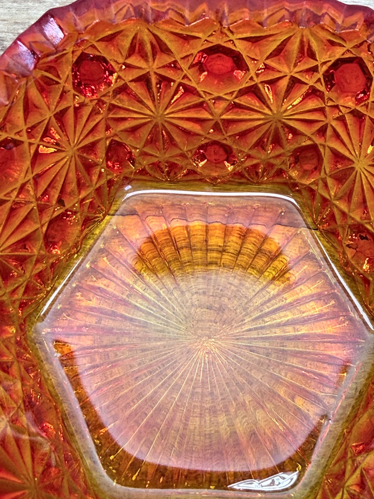 LE Smith Amberina Hexagon Daisy And Buttons Sawtooth Candy Dish 5″