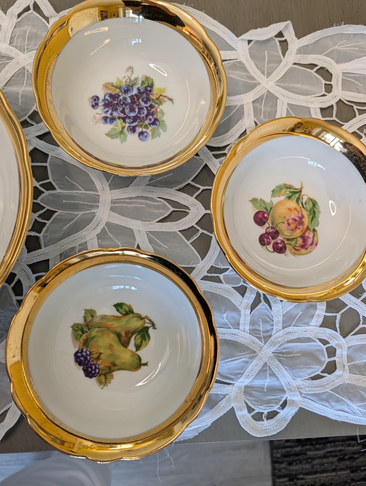 Bohemia 17 Czechoslovakian China Fruit Bowl Gold Trim with 6 Bowls