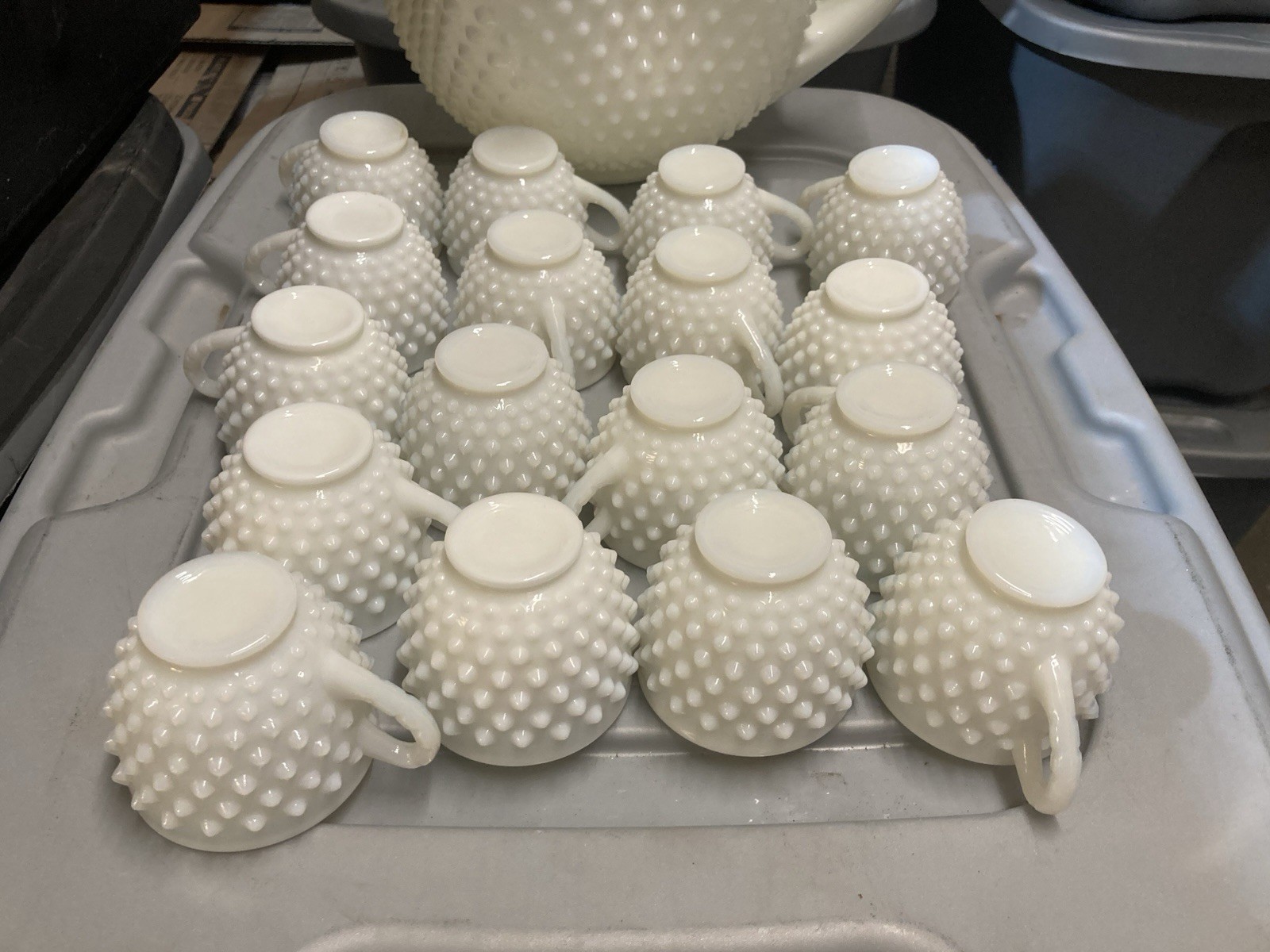 Rare Fenton White Hobnail Punch Bowl With 17 Cups / Please Read The Description