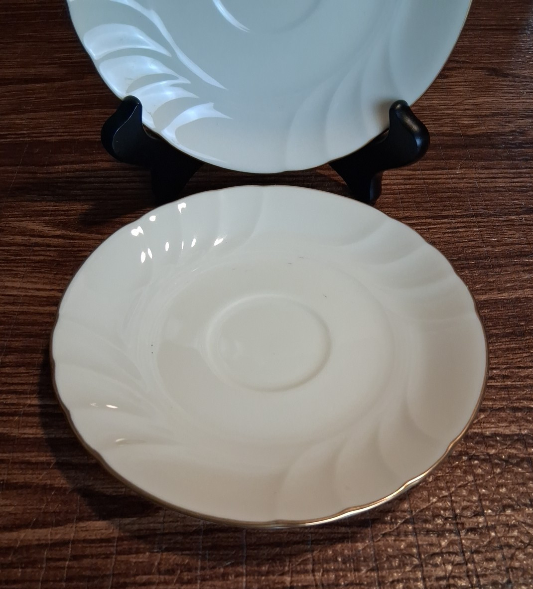 Mikasa Spunsilk L9776 Fine China Ivory Gold trim Saucer 6 1/4″ Set Of 2 Vintage