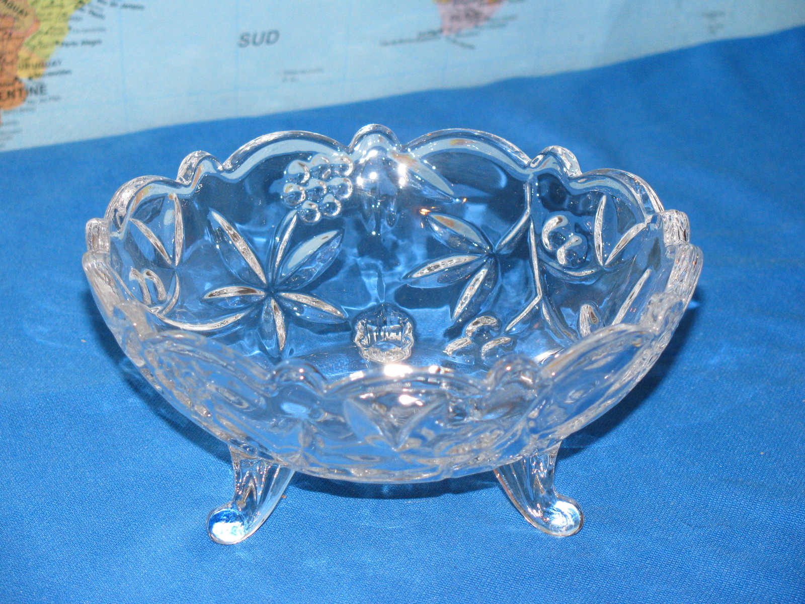 FOOTED GLASS CANDY DISH 5.25″ IN DIA – 2.5″ IN HIGH (13cm x 6cm) ***BRAND NEW***