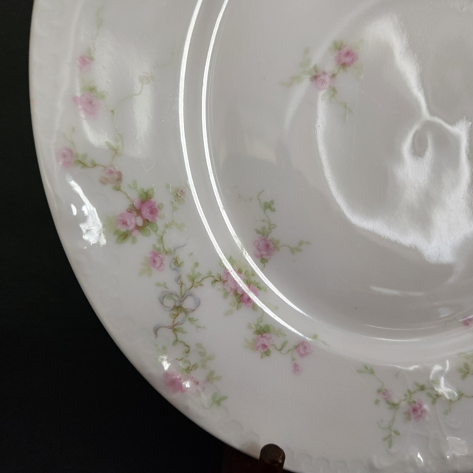 Marie (Scattered Flowers)by Haviland 8 5/8″ Luncheon Plate