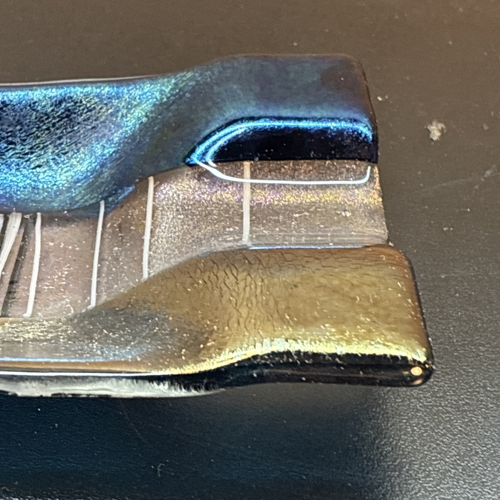 STUNNING KURT MCVAY SIGNED STUDIO ART GLASS IRIDESCENT DICHROIC FUSED DISH