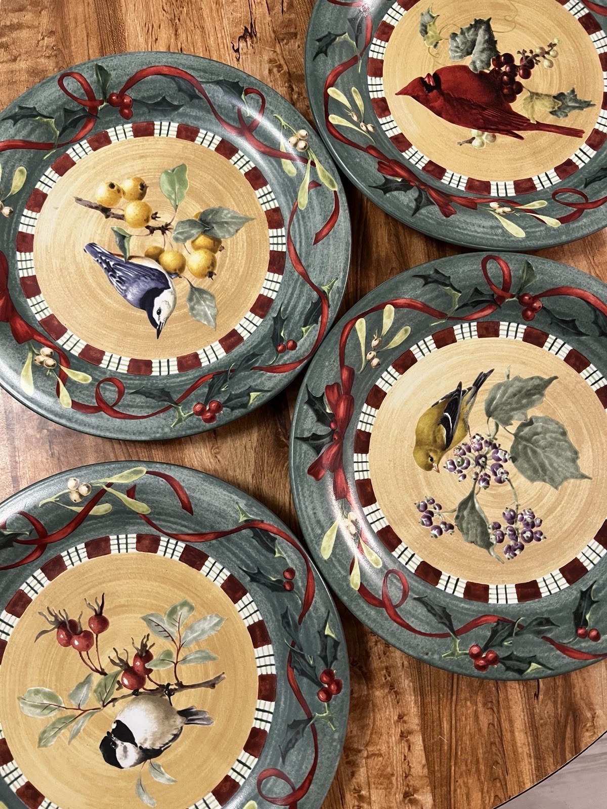 Lenox WINTER GREETINGS EVERYDAY Cardinal Dinner Plates Set Of 4 BOX MINT Sticker