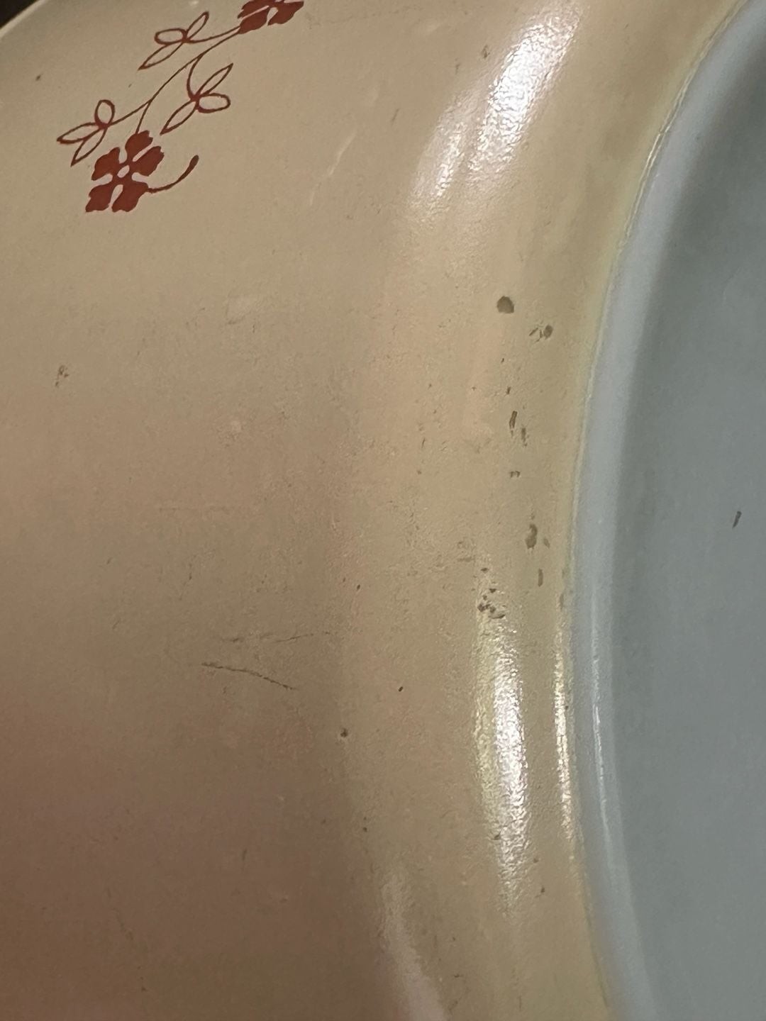 Vintage 1980’s Pyrex Trailing Flower Beige casserole dish 2.5qt