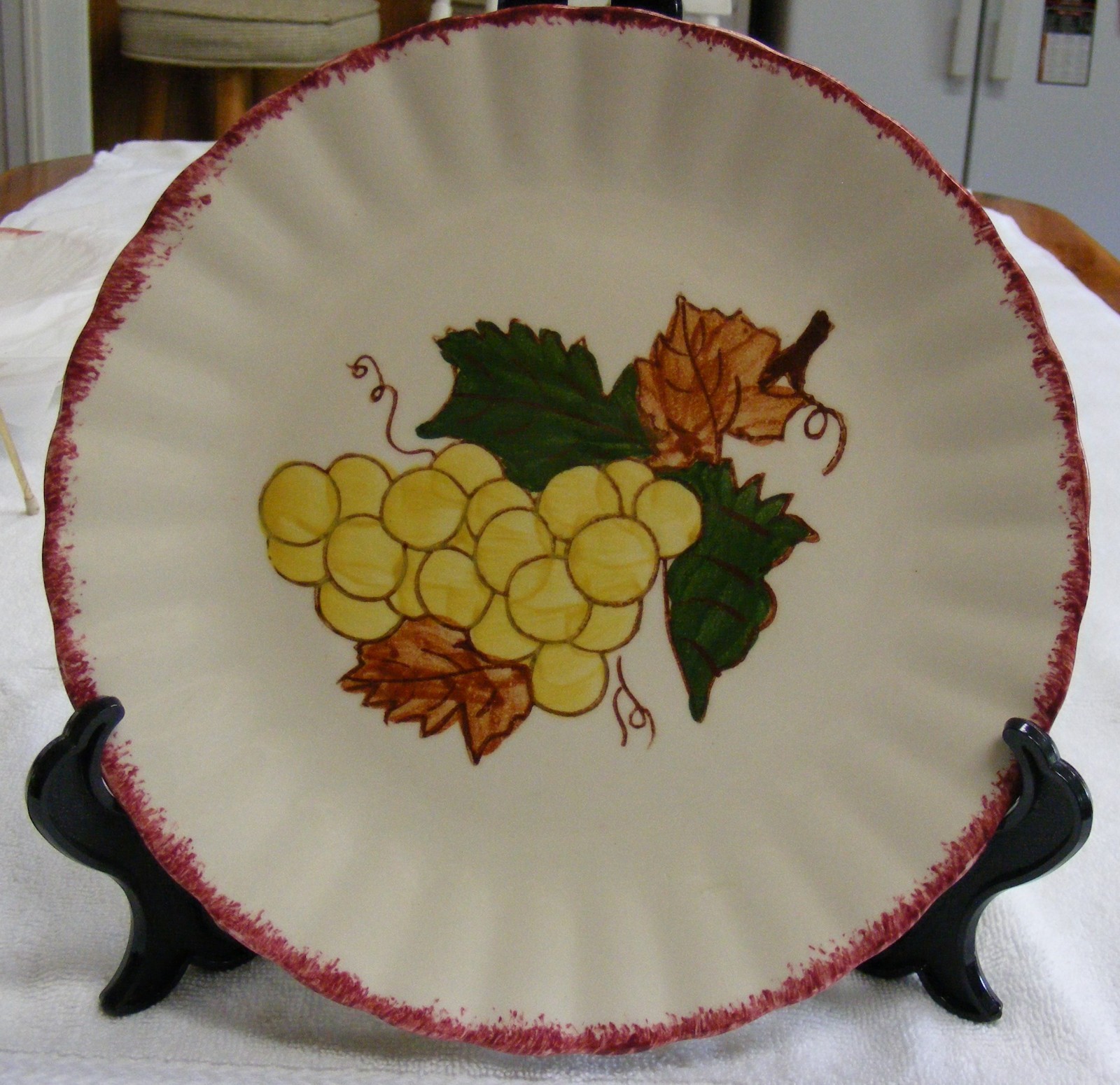 SOUTHERN POTTERIES/ BLUE RIDGE COUNTRY FAIR SALAD PLATE GRAPES