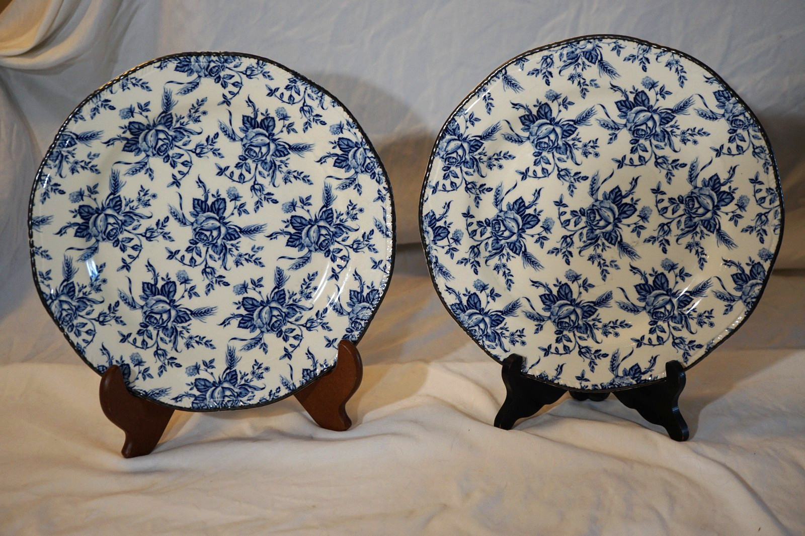 WOOD AND SONS CHINA COLONIAL ROSE BLUE 4 DINNER 11″ & 4 SALAD PLATES 8″ ENGLAND