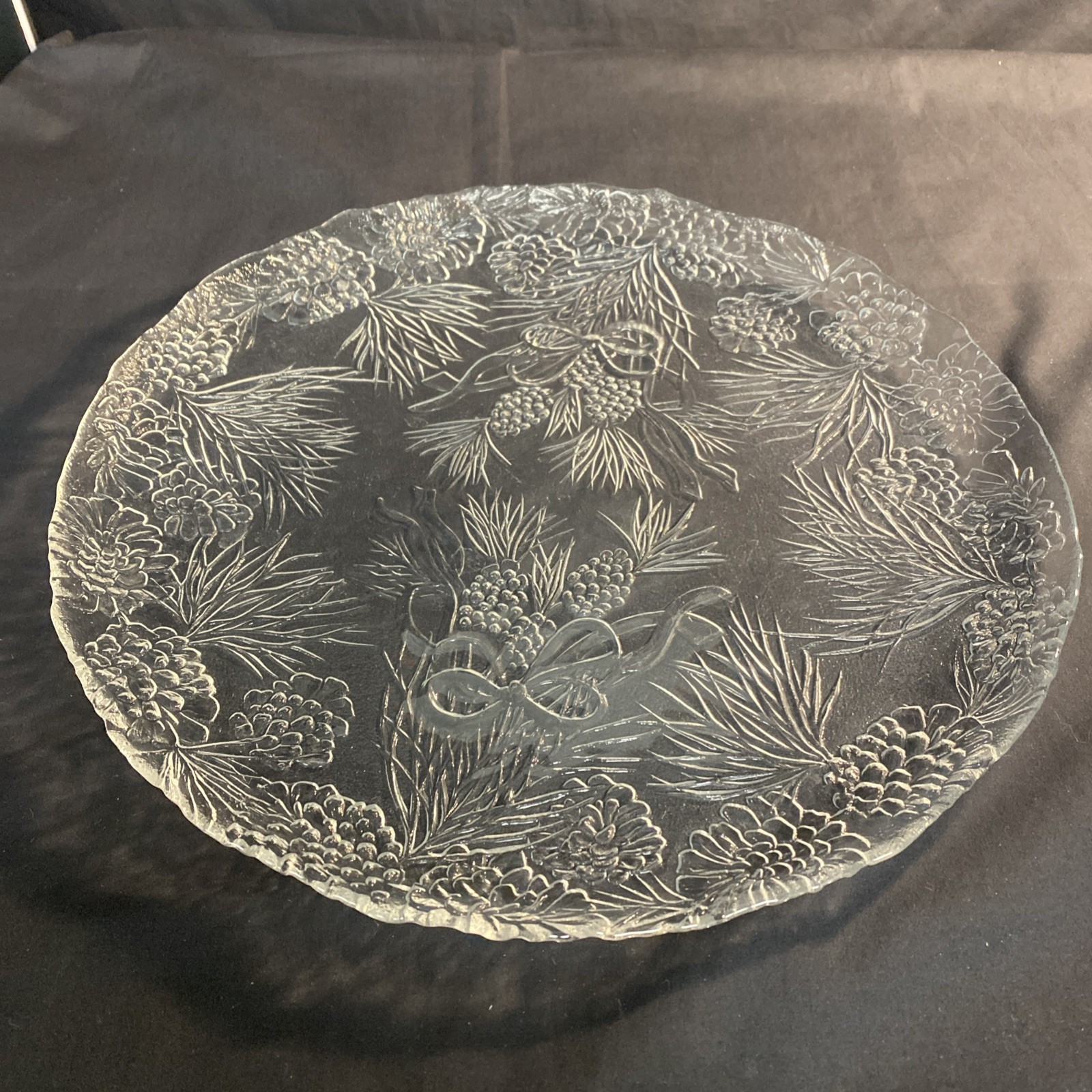 Christmas Glass Round Platter Pine Cones & Firs