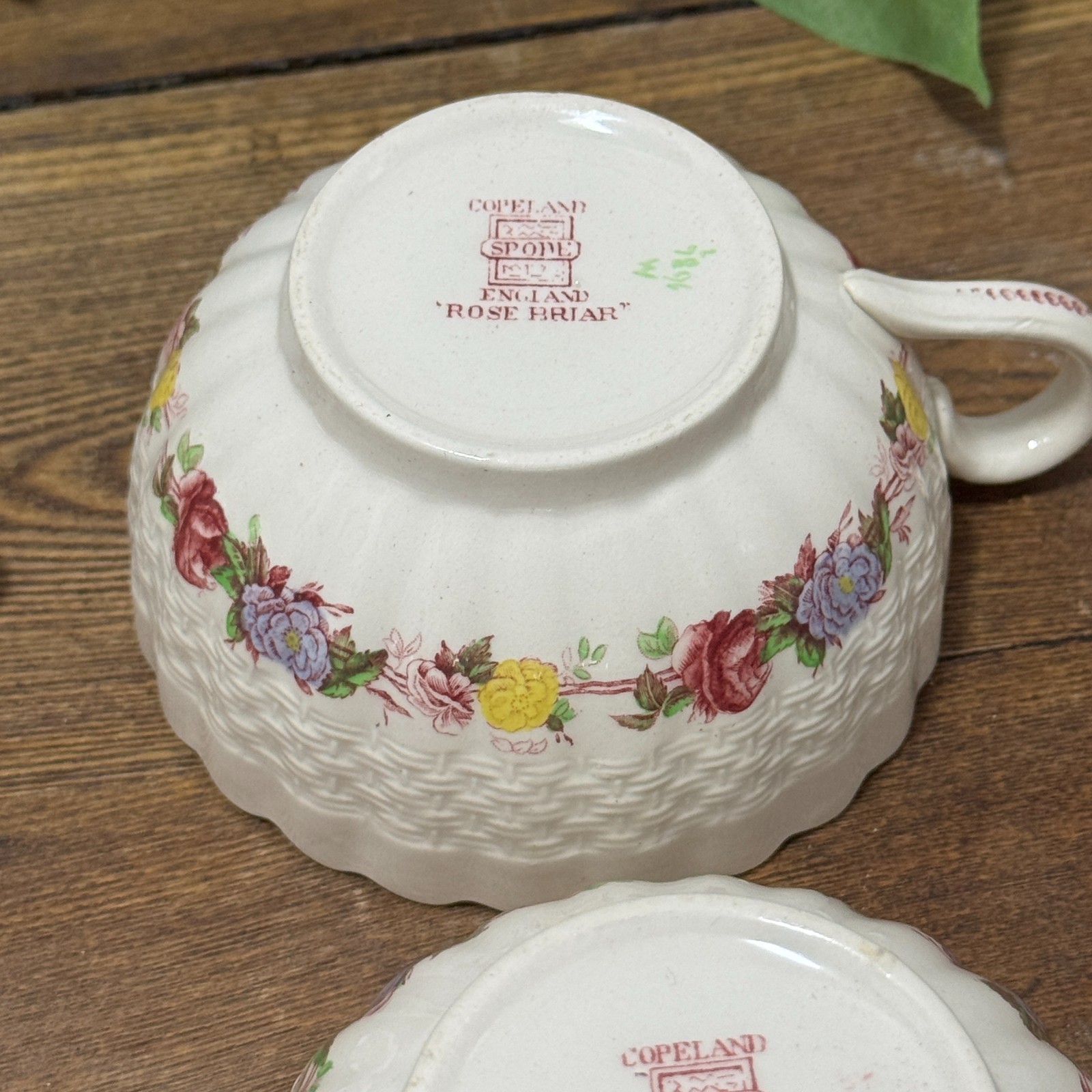 4 Copeland Spode Rose Briar Chelsea Wicker Porcelain Tea Cups Footed Coffee Set