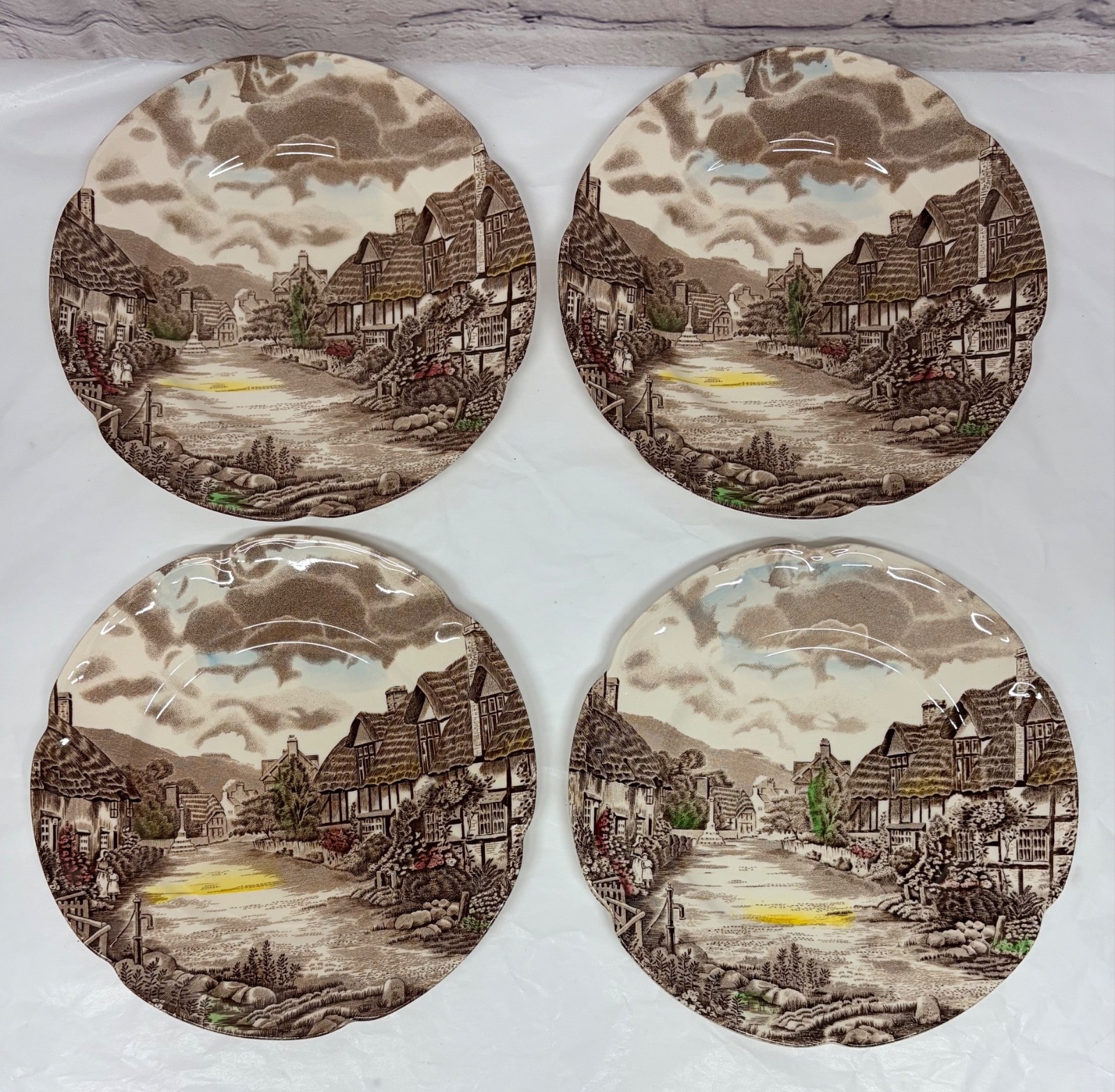 4 Johnson Brothers England Olde English Countryside Luncheon Plate Multicolor 9”