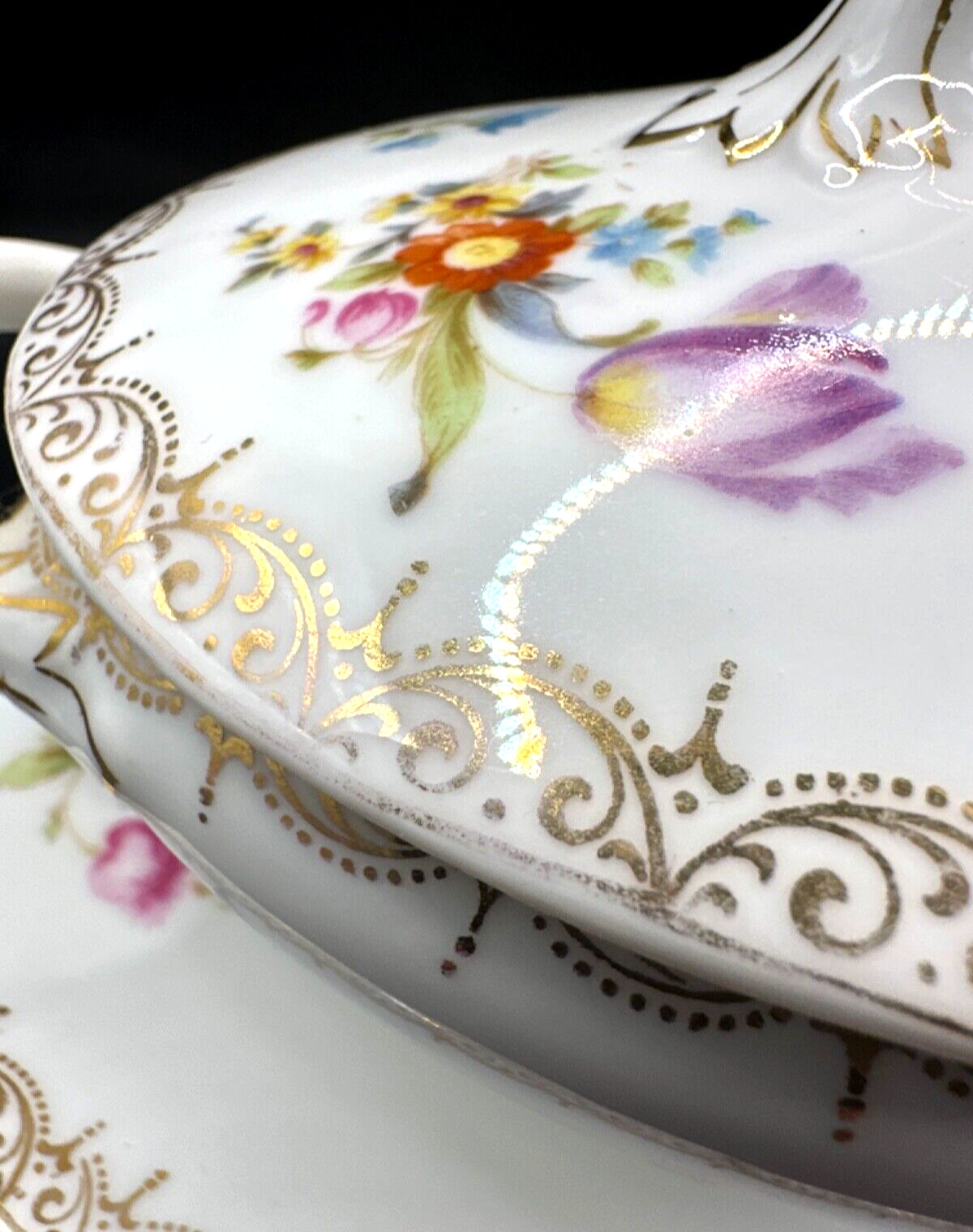Gravy Boat with Lid Floral Leafs with Golden Design by Z S & CO Bavaria Antique