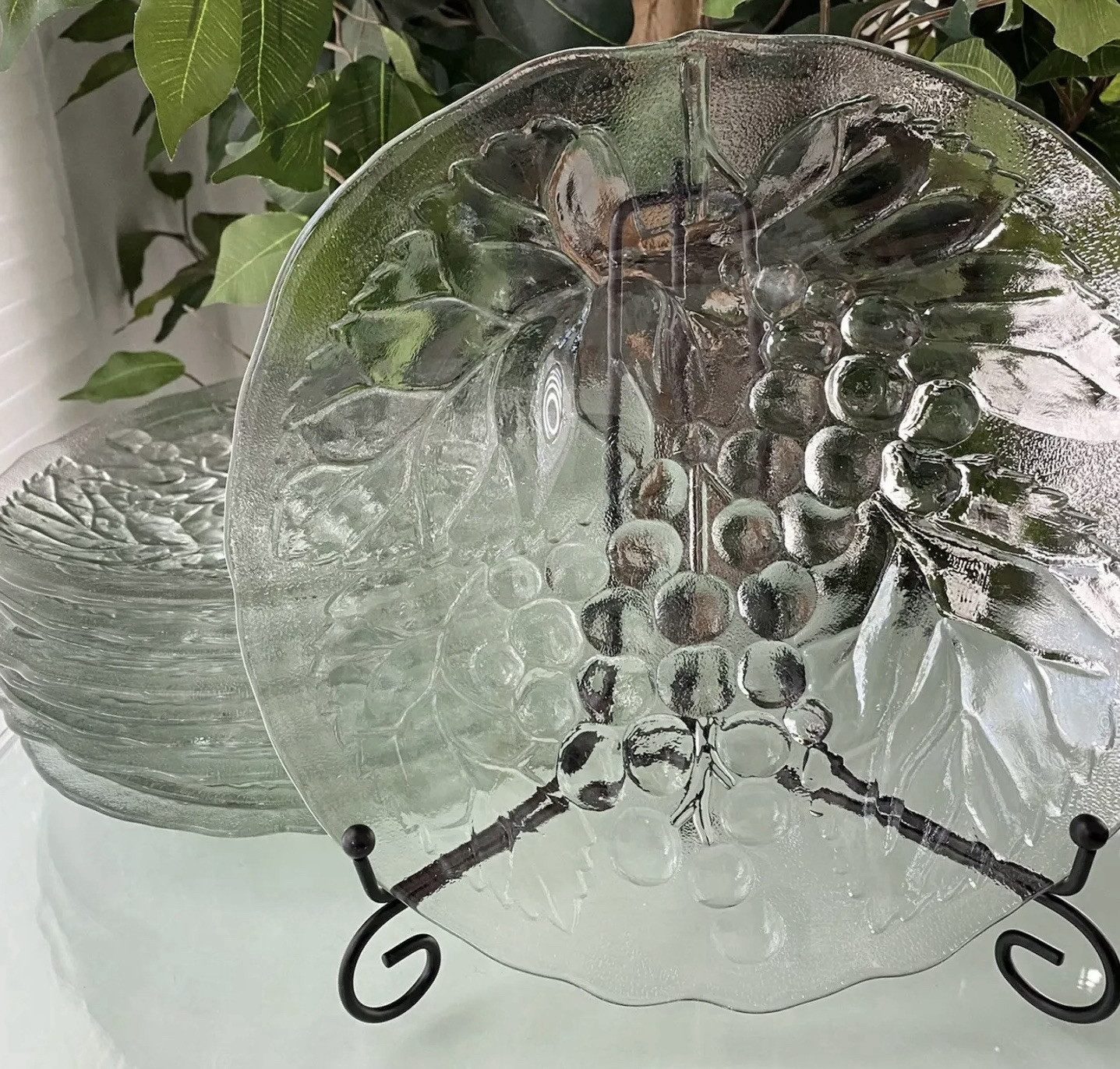 KIG Embossed 1980 Grape & Leaf 9” 10-Pc Glass Buffet Plates
