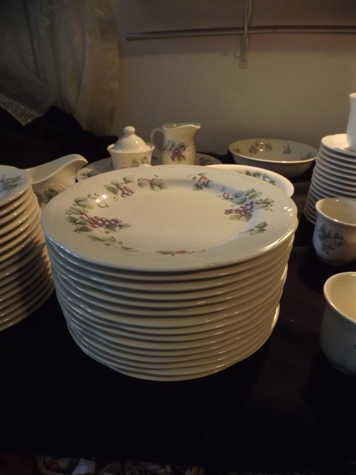 PFALTZGRAFF grapevine pattern U CHOOSE dinner plate, salad plate , cups