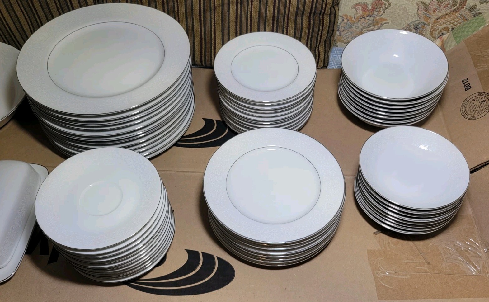Elegant Lace Pattern, 79pc Dining Set By Fine China Of Japan, Antique, Serves 12