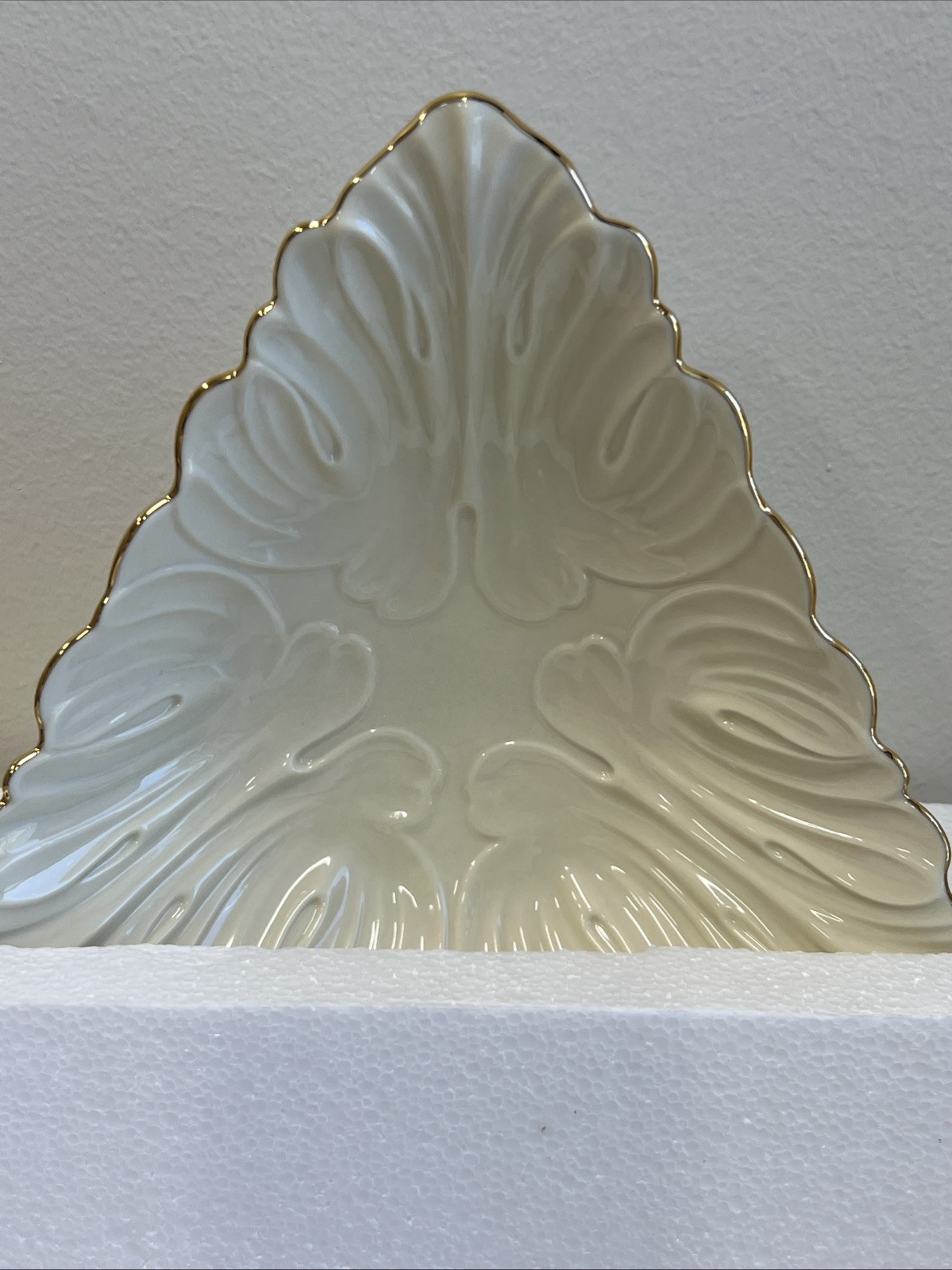 Vintage LENOX Triad Leaf Embossed Triangle Candy Nut Trinket Dish 24K Gold Trim