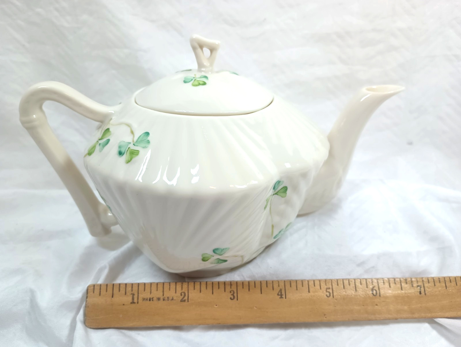 Belleek teapot, Milennium 2000. Shell pattern with shamrocks. DS07