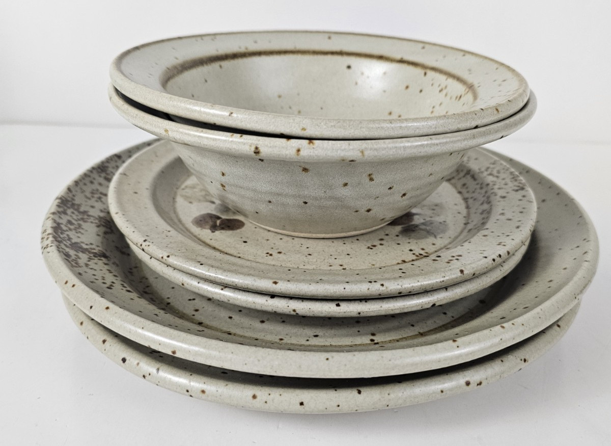 6PC Studio Pottery Speckle Beige Brown Floral 2EA Dinner / Salad Plates & 2 Bowl