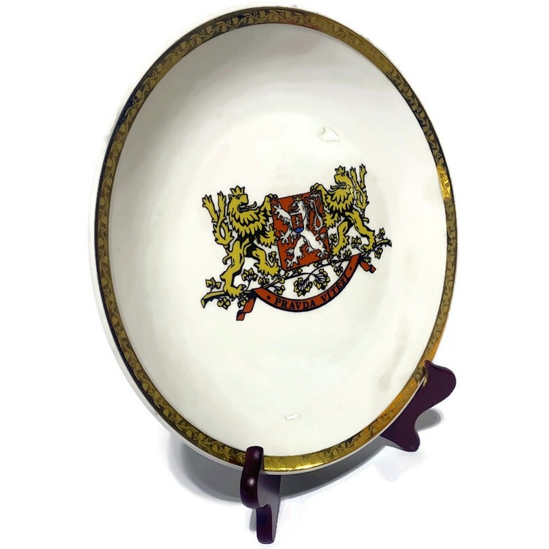 Bohemia Pravda Vitezi Czechoslovakia Carlsbad Porcelain Plate 9.5″ Coat of Arms