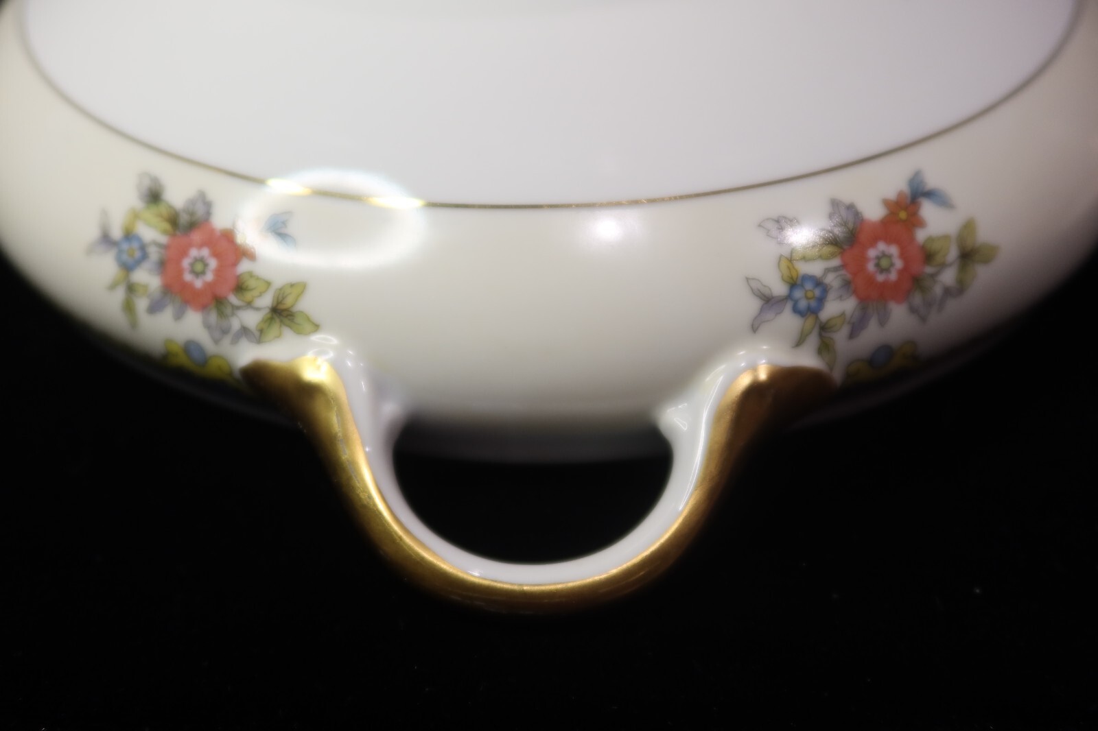 Noritake Mayflower Round Covered Vegetable Bowl Rust & Blue Flowers Gold Trim