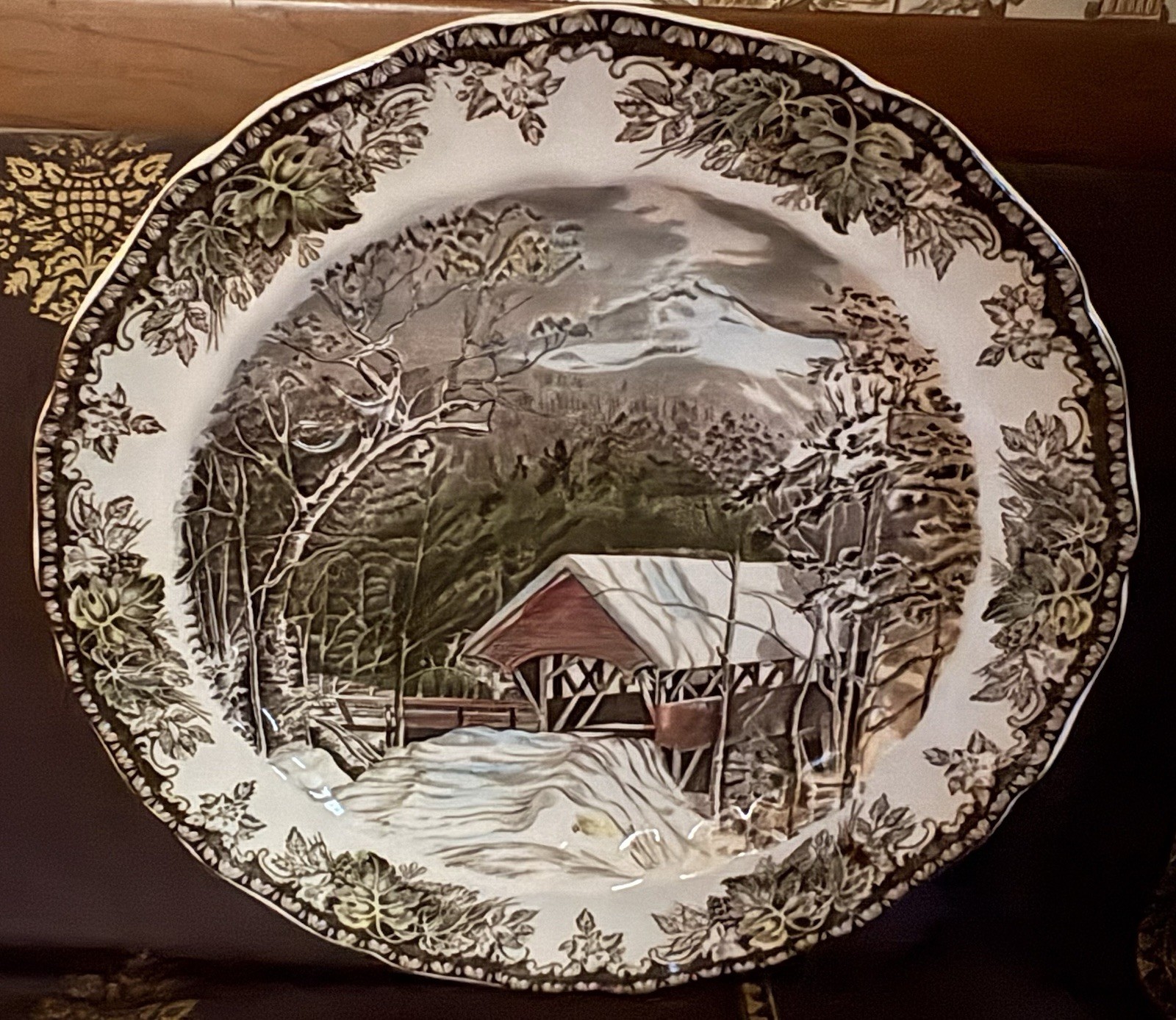 Vtg*Johnson Bros*The Friendly Village*round Platter*12-1/4”*The Covered Bridge