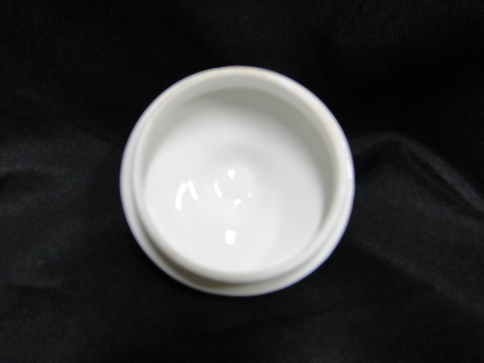 Coalport St Louis, White w/ Blue, Rust, Gold: Sugar Bowl & Lid, 3 3/4″ Tall