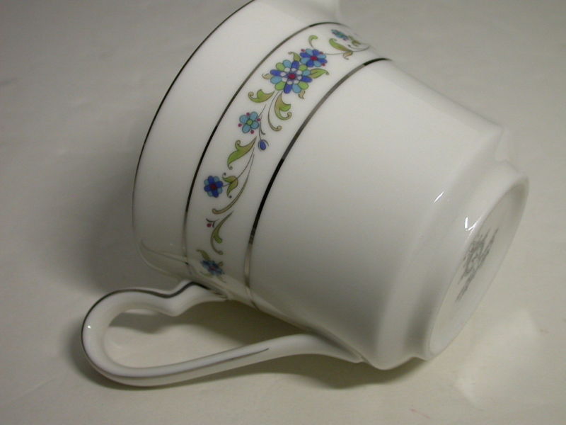 Noritake Norma #7016 Creamer White Blue Platinum Trim 3 1/4″T
