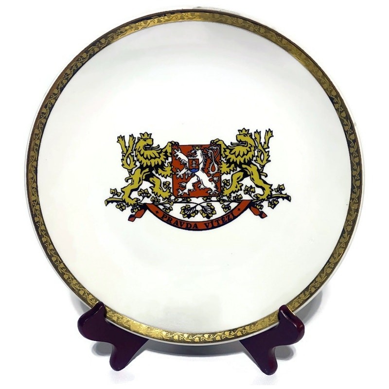 Bohemia Pravda Vitezi Czechoslovakia Carlsbad Porcelain Plate 9.5″ Coat of Arms