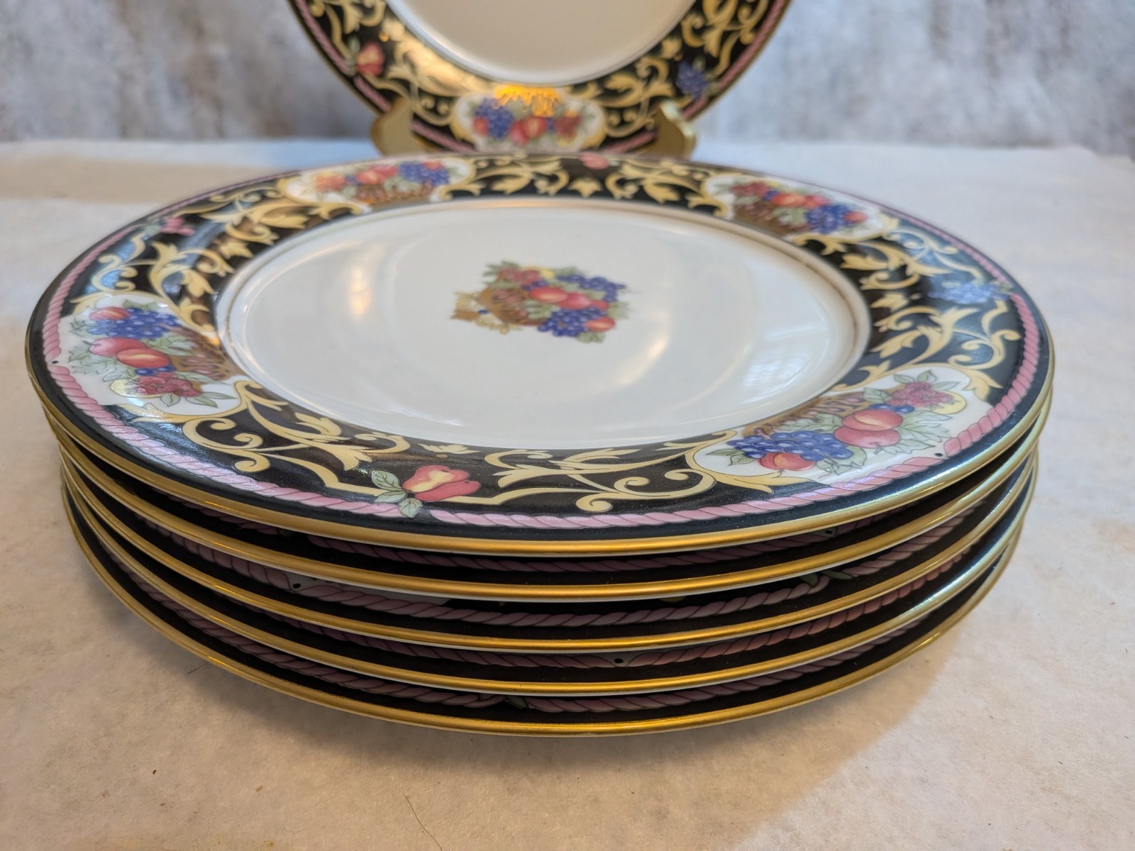 Muirfield Windsor Court 9314 Dinner Plates Set of 6 Black Gold Fruit Rim 10.5″
