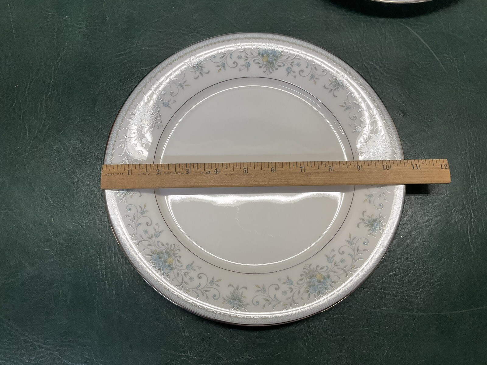 Set of 4 Carico Tivoli Dinner Plates 10 3/8″ ~ Made in Japan