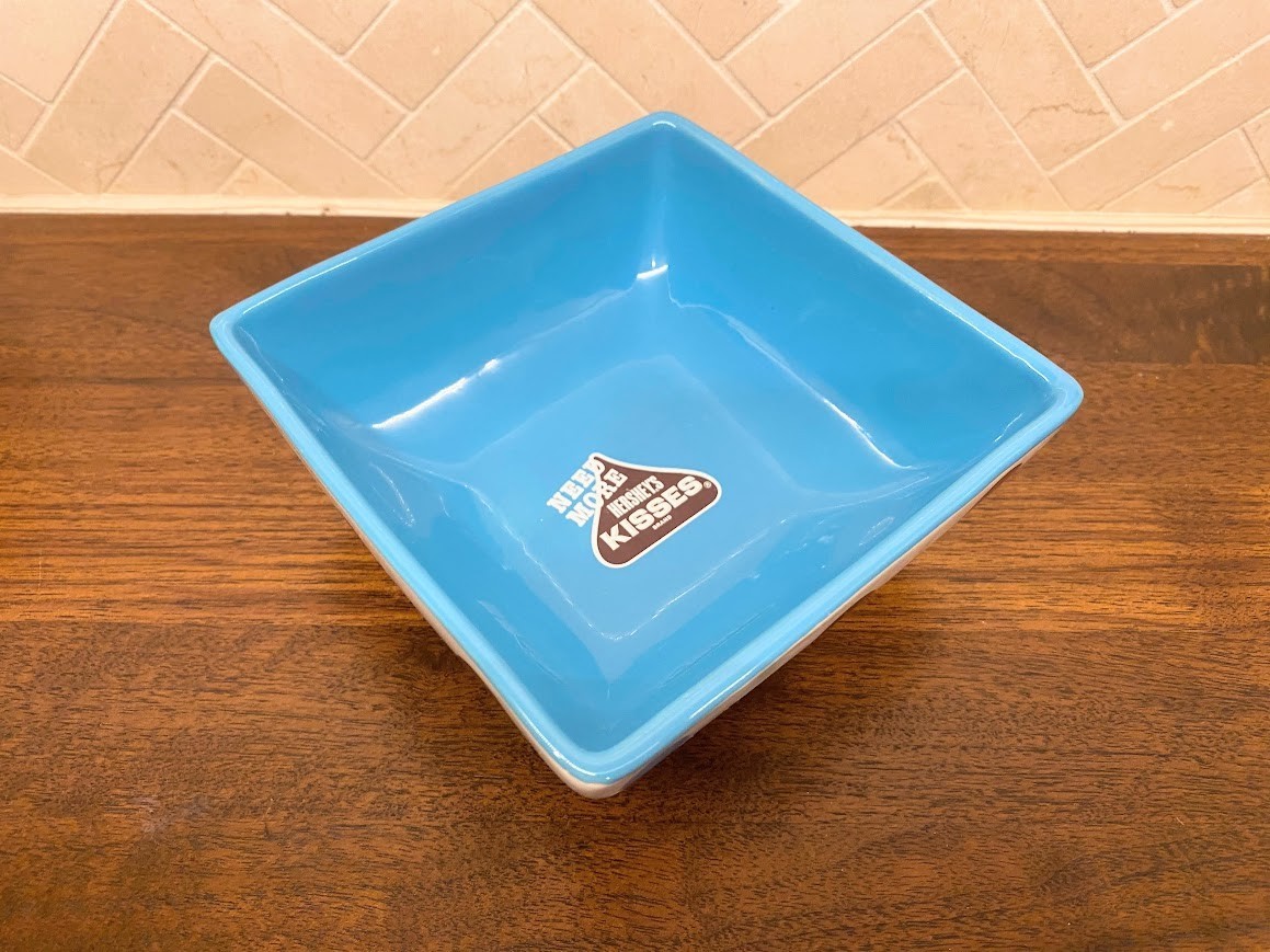 Need More Hershey’s Kisses Dish Bowl Blue White Polka Dots Candy Chocolate 5″x5″