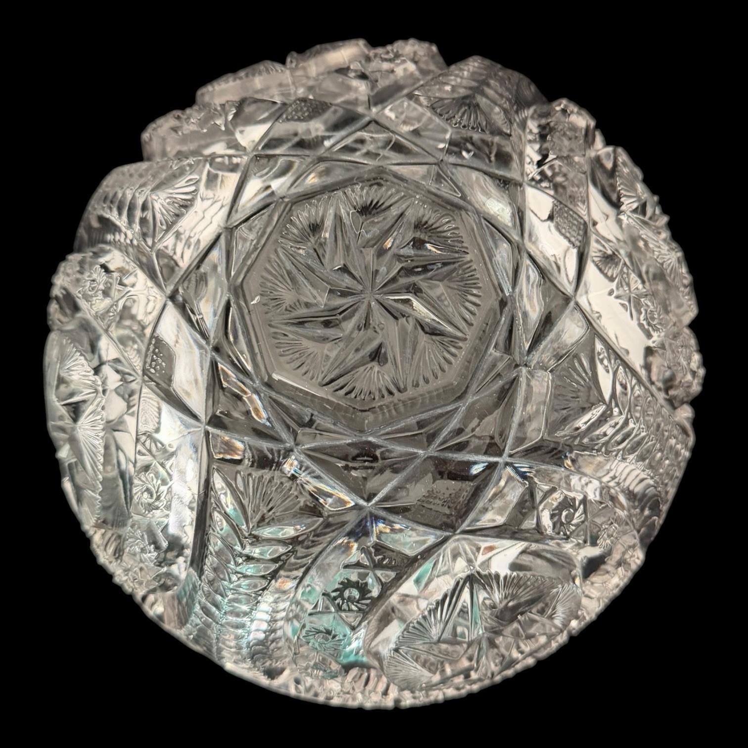 EAPG Antique 1905 McKee Nortec Centipede Glass Sawtooth Serving Bowl 8 1/4” Chip