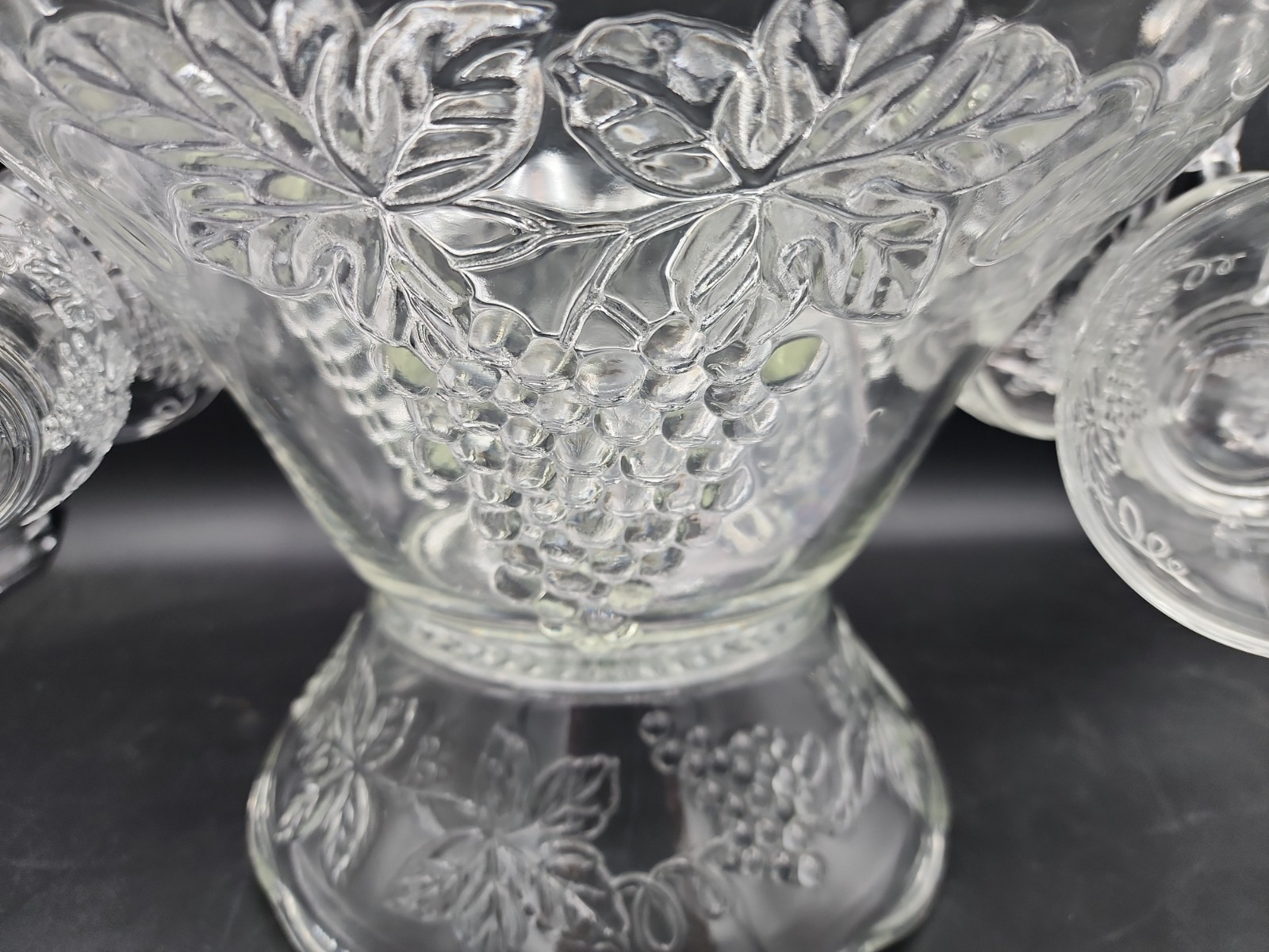 60’s ANCHOR HOCKING Glass Punch Bowl-Stand-12 Cups-Dipper-Hooks GRAPE VINE 27 Pc