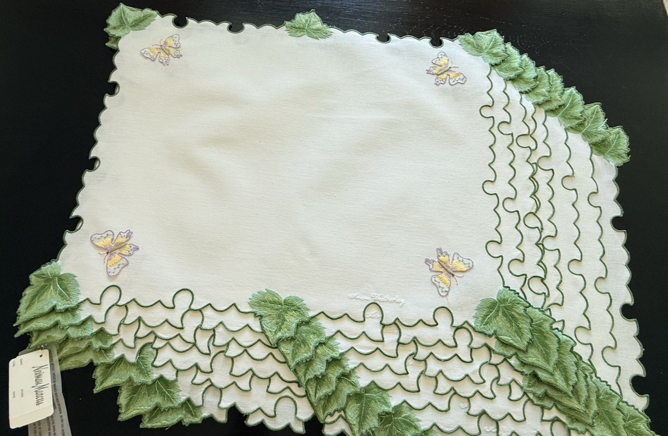 Anna Weatherley Butterfly Ivy Garland Set of 8 Placemats ( Astonishing find! )