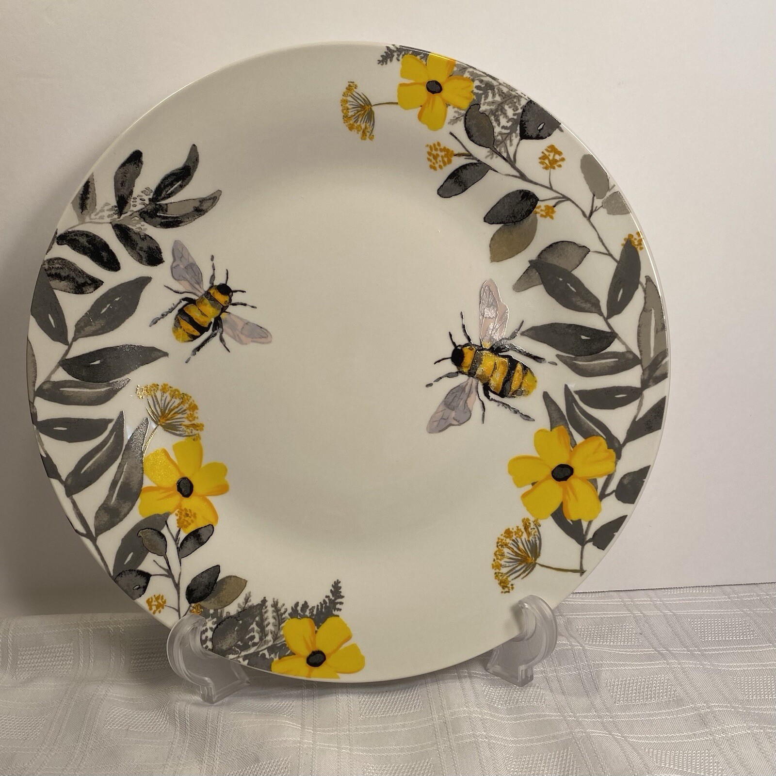 4 Piece Set Royal Norfolk Wht. BumbleBee Flower Yellow And Gray Dinner Plates