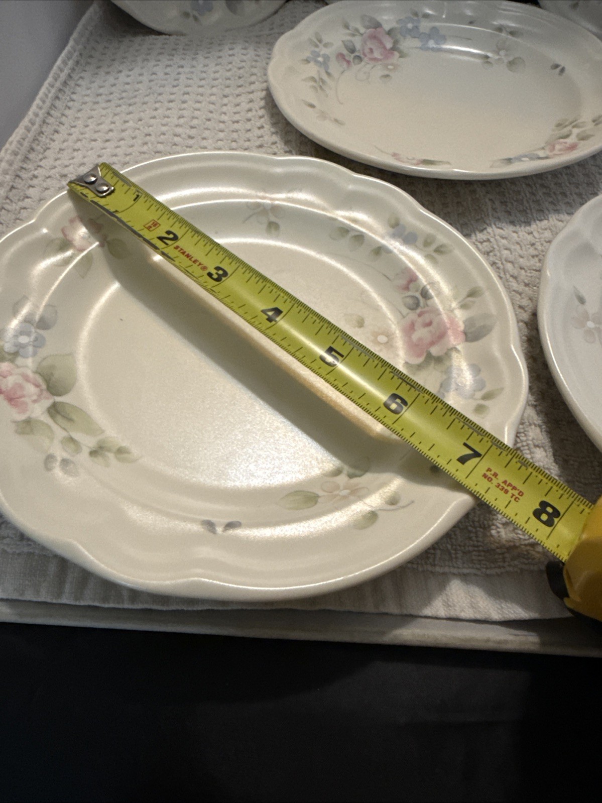 Pfaltzgraff Tea Rose Salad/Bread/Dessert Plates 7 1/4″ – Set of 6