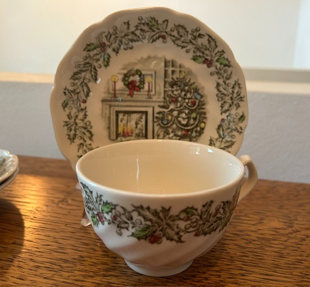 Johnson Brothers Merry Christmas 9, Flat Cups & 8, Saucers Ironstone England