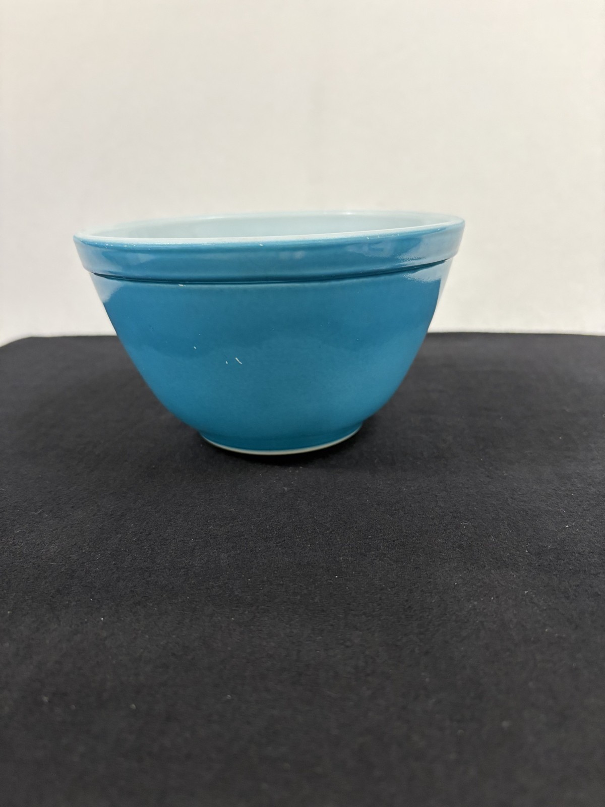 VINTAGE PYREX MCM MIXING BOWL #401 USA BLUE 1.5 PT OVENWARE COOKWARE NICKS