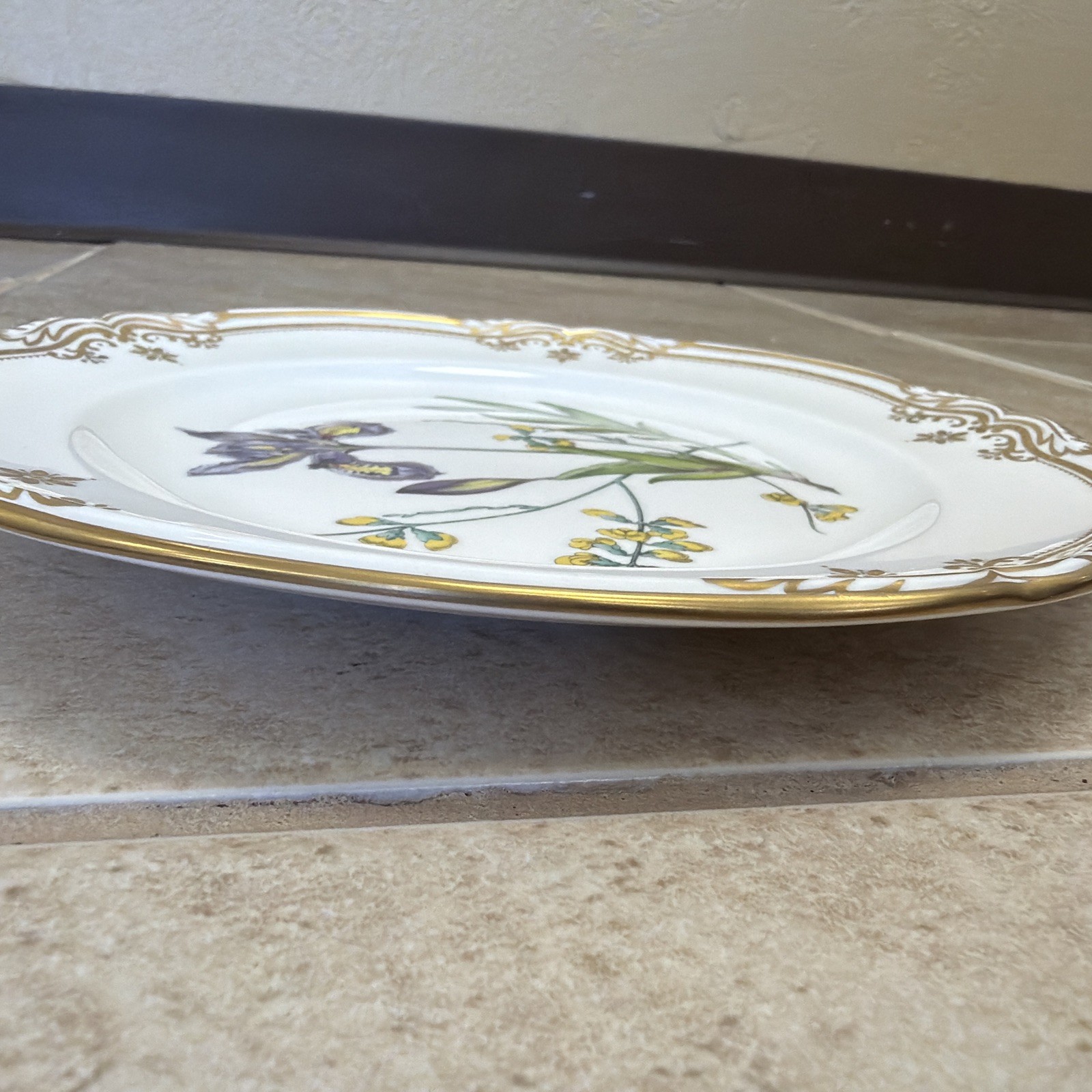 Spode Bone China Stafford Flowers 9 in Dinner Plate ENGLAND Iris & Sphaerolobium