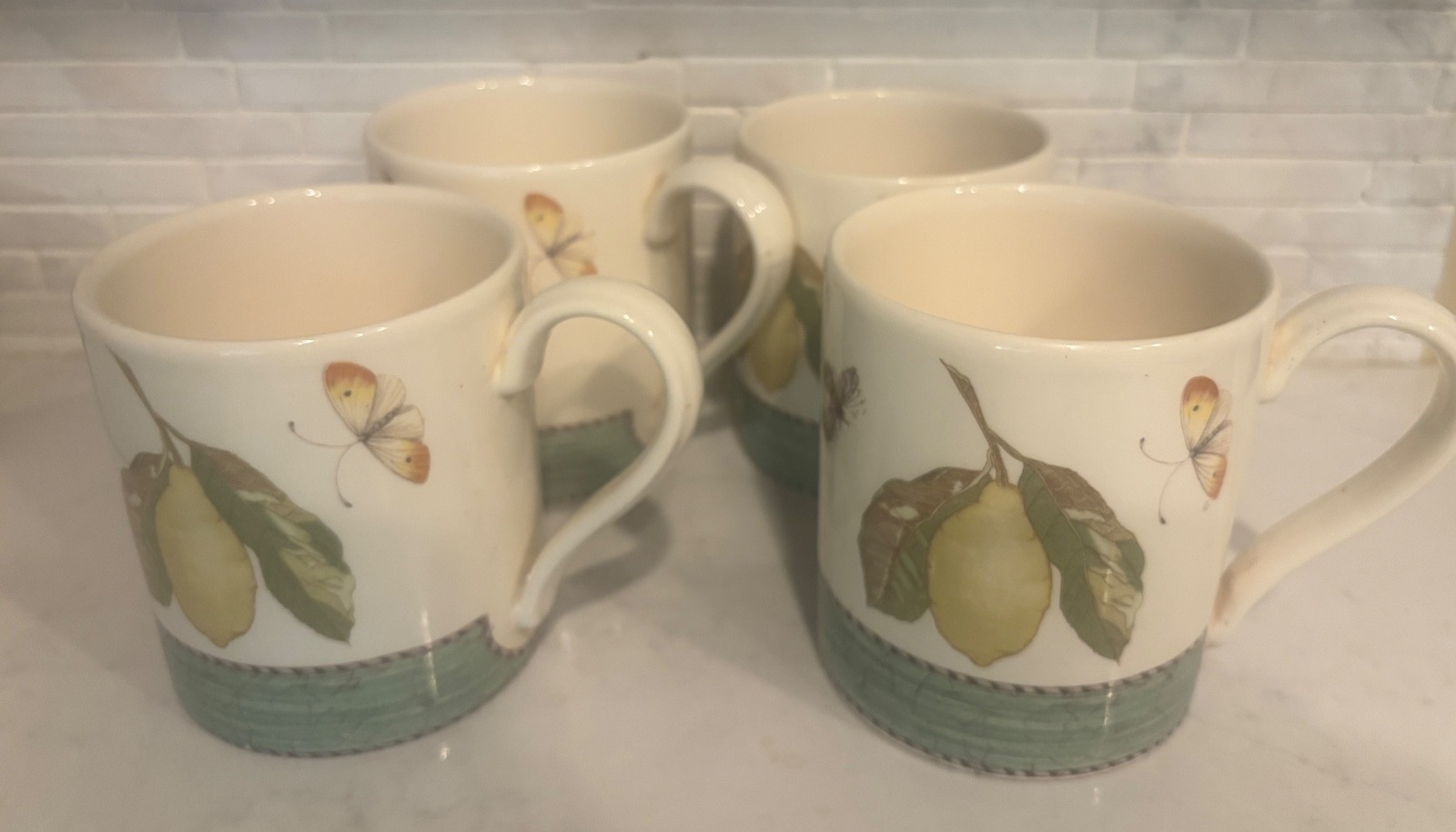4 Wedgewood Sarah’s garden 16 oz coffee cups, one has chip look at photos