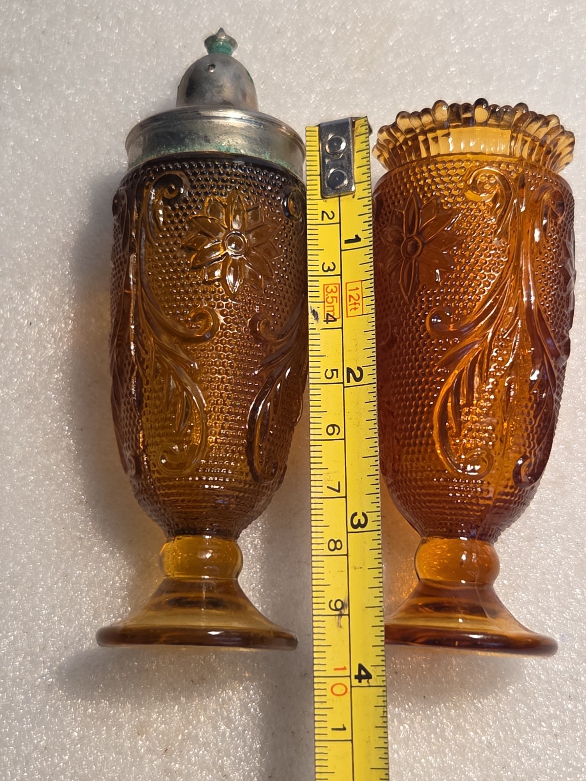 Vintage Indiana Glass Amber Salt & Pepper Shakers With A Tiara Bud Vase