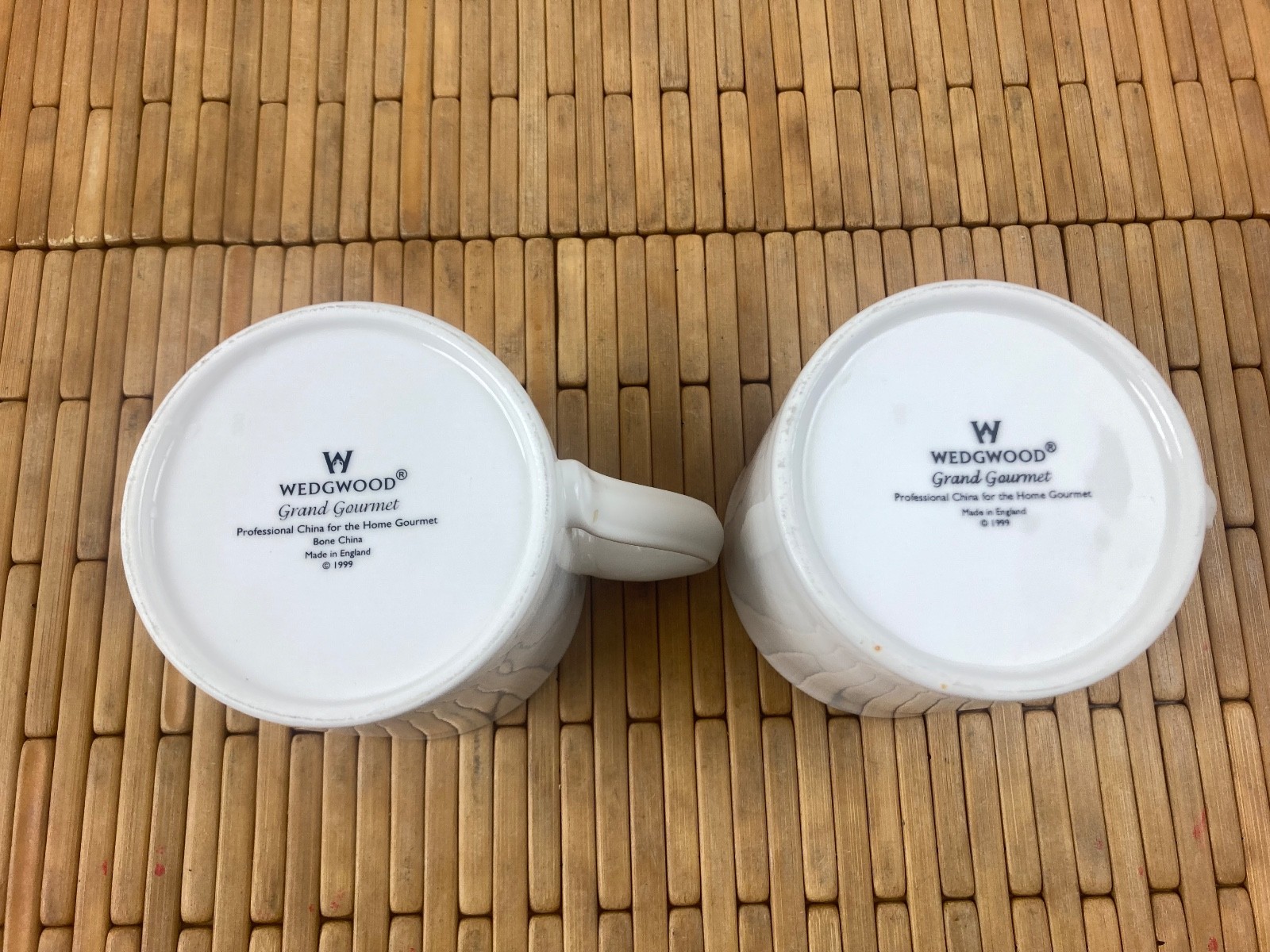 Set of 2 Large White COFFEE MUGS Wedgwood GRAND GOURMET Bone China Cups Tea