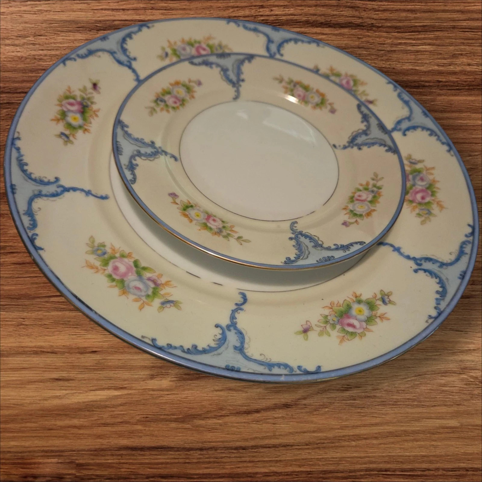 Noritake Hand Painted China Pattern N1518 Several Pieces including Serveware