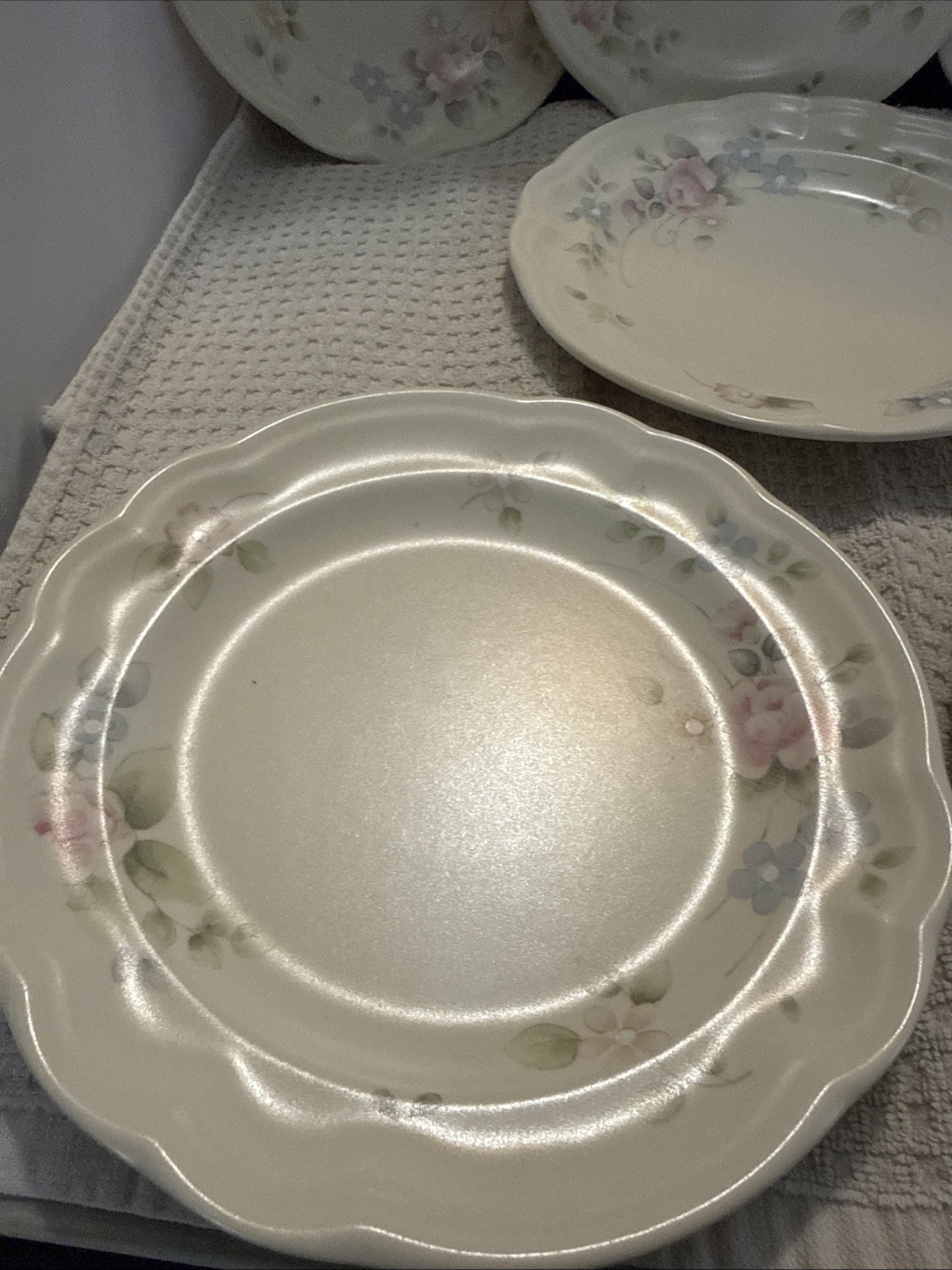 Pfaltzgraff Tea Rose Salad/Bread/Dessert Plates 7 1/4″ – Set of 6