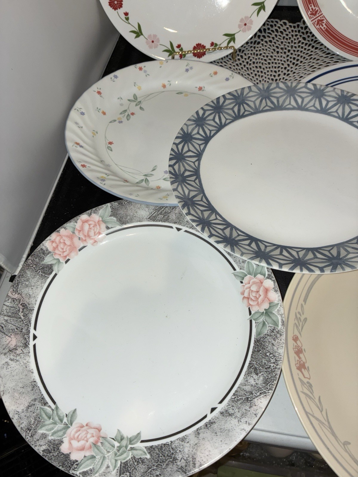 Lot of 7 Mixed Corelle Dinner Plates ~ 7 Different Patterns 10 1/4″