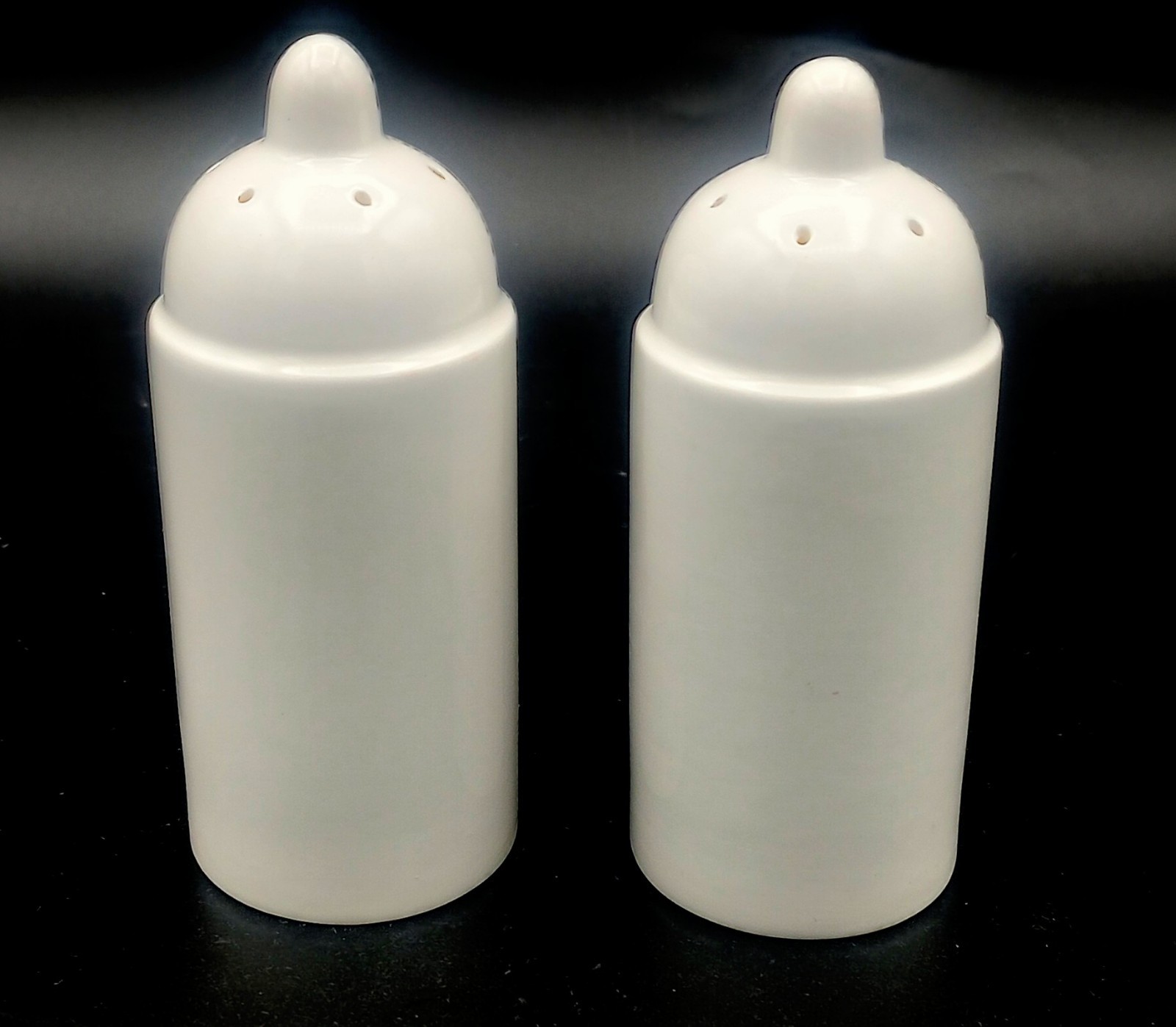 VINTAGE Portmeirion Botanic Garden Salt and Pepper Shakers Excellent Condition