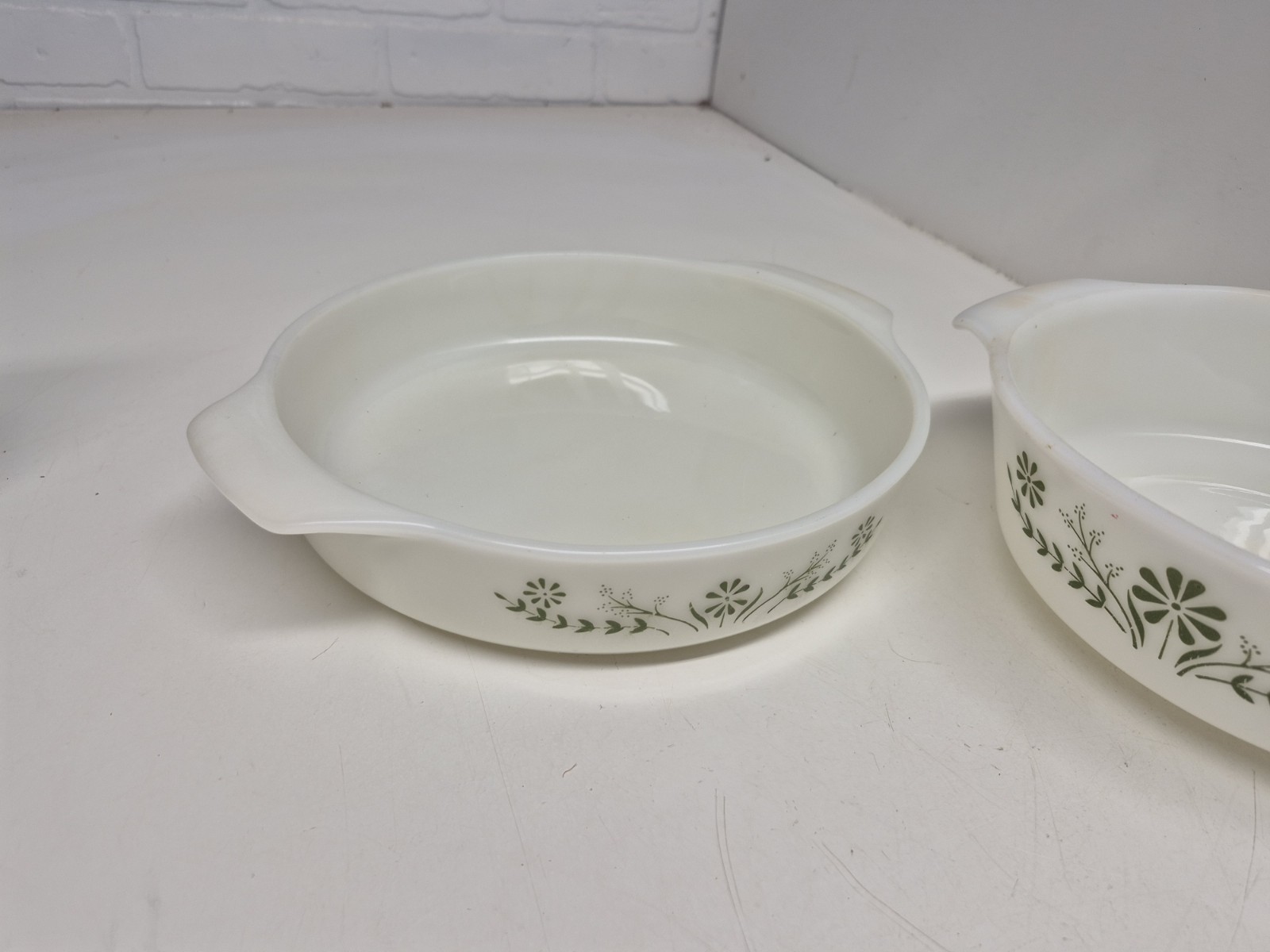 Vintage 1970’s Glasbake Green Daisy Milk Glass Casserole Dishes Set Of 2