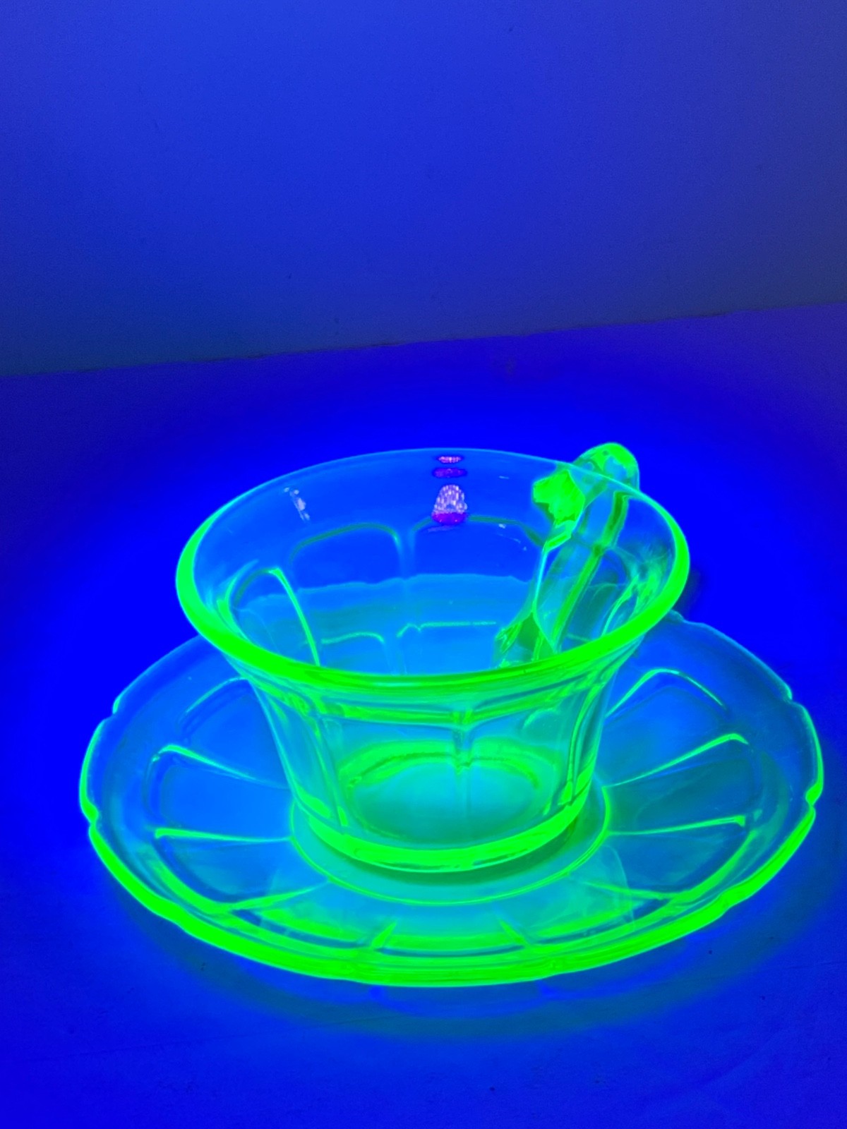 Set of 2 Vintage Diamond Glass Co. Victory Green Uranium Glass Cups & Saucers
