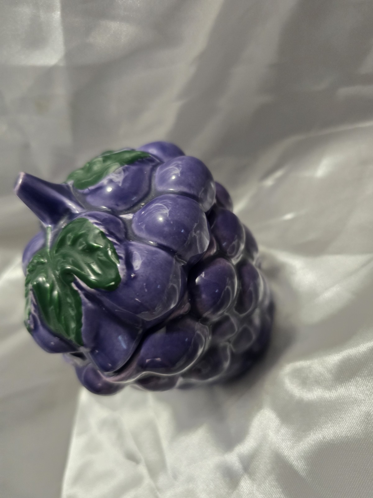 Vintage 5″ Purple Grape Cluster Ceramic Covered Dish Sugar Trinket Box…