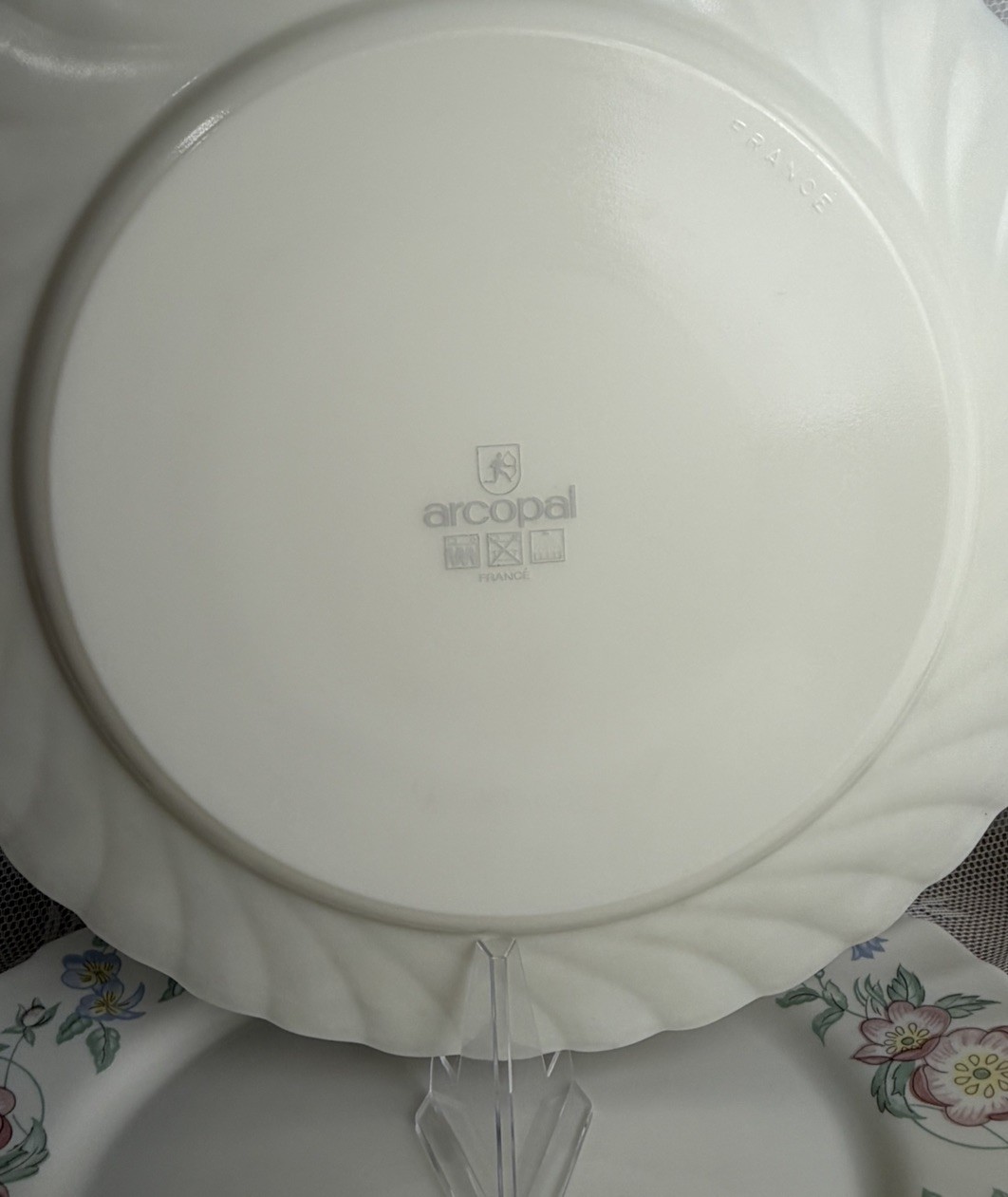 Vintage Arcopal France Champetre Floral Scalloped 5 Pc Plates Mug Set