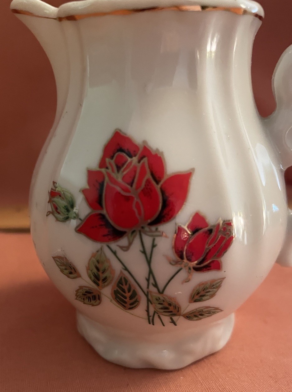 Vintage Porcelain Japan. Gold Trim Creamer 3-1/4” H. Mint Condition Vintage